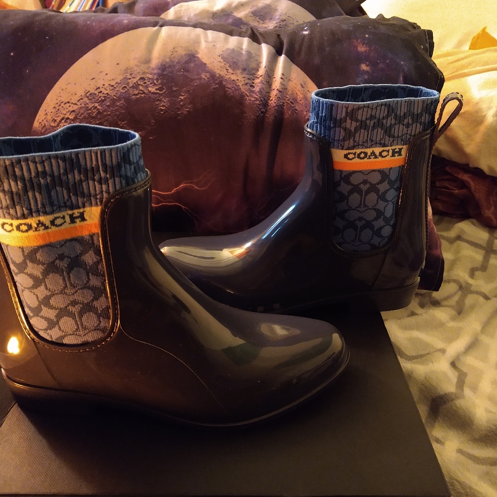 Women's Coach boots - Picture 2 of 4